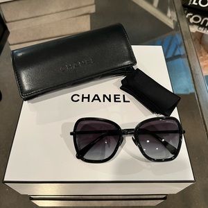 CHANEL SQUARE SUNGLASSES